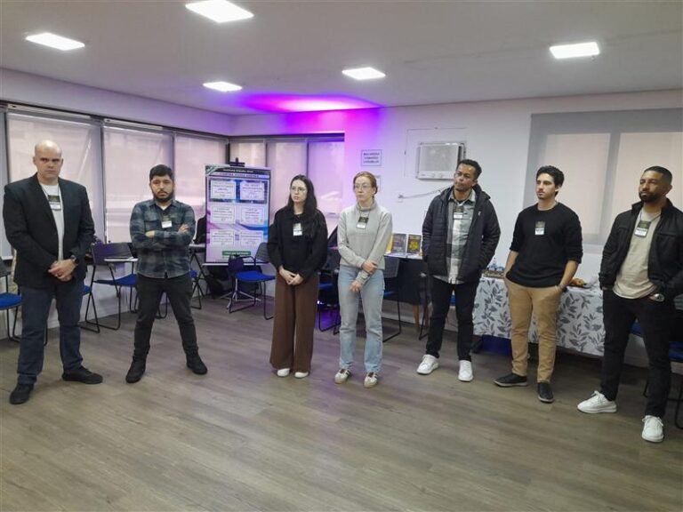 Dinâmica em grupo no curso de oratória com PNL em São Paulo