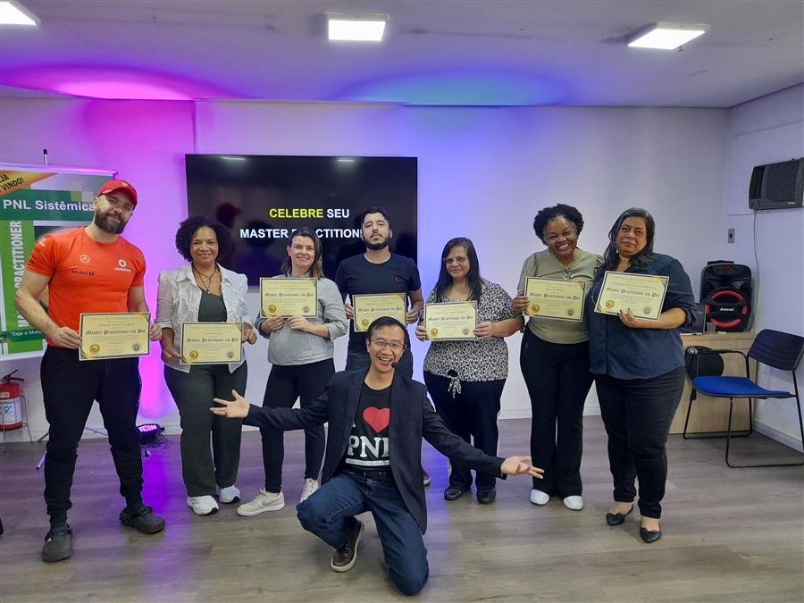 Entrega de certificados aos alunos do Master Practitioner em PNL